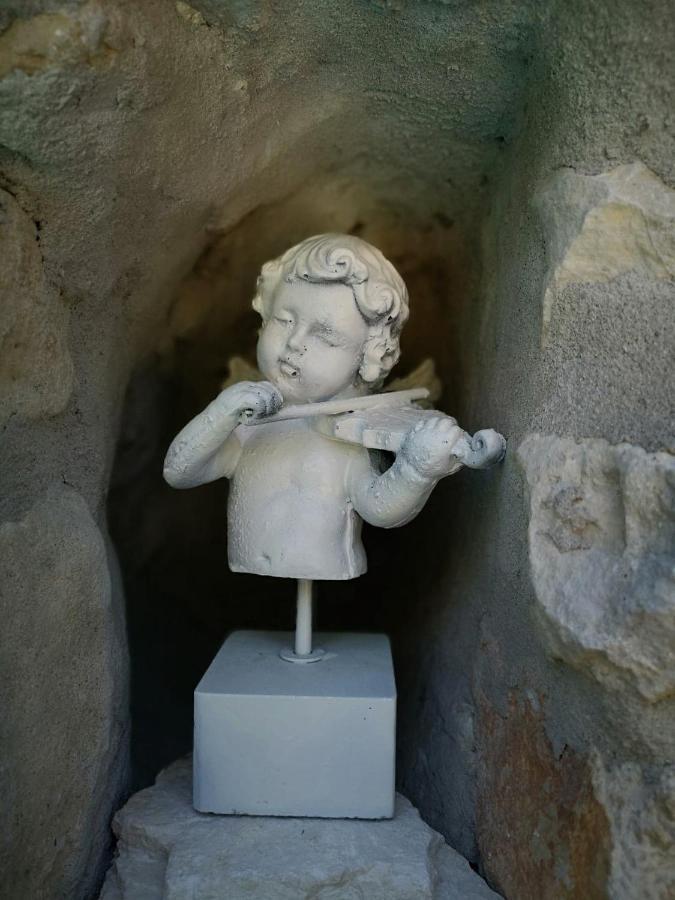 Au Clos Des Anges Saint-Jean-de-Maruejols-et-Avejan Bagian luar foto