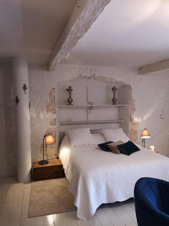 Au Clos Des Anges Bed & Breakfast Saint-Jean-de-Maruejols-et-Avejan Bagian luar foto